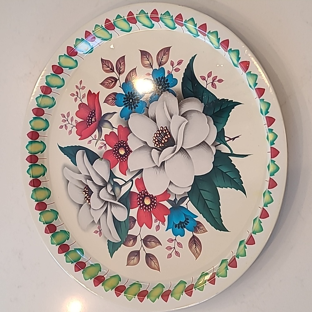 Vintage Retro Metal Floral Tray